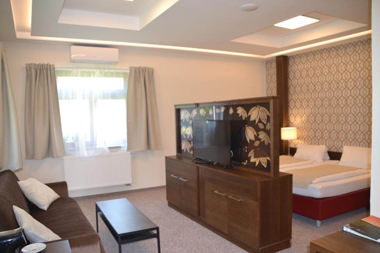 Wellness Hotel Svachovka Mírkovice Extérieur photo